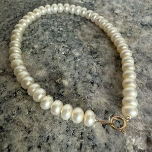 Elegant Cultured Pearl Botton Pearl Bracelet